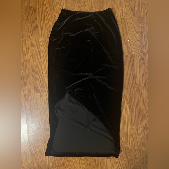 Vintage Velvet Midi Skirt - Picture 2 of 2